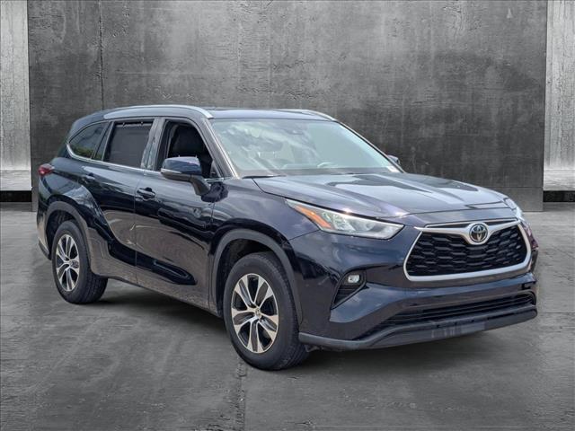 used 2020 Toyota Highlander car, priced at $27,403