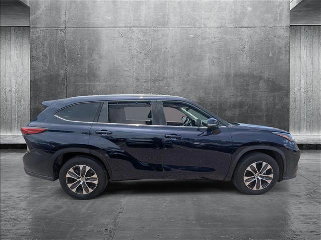 used 2020 Toyota Highlander car, priced at $27,403