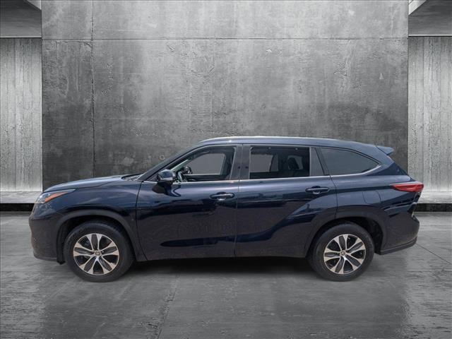 used 2020 Toyota Highlander car, priced at $27,403
