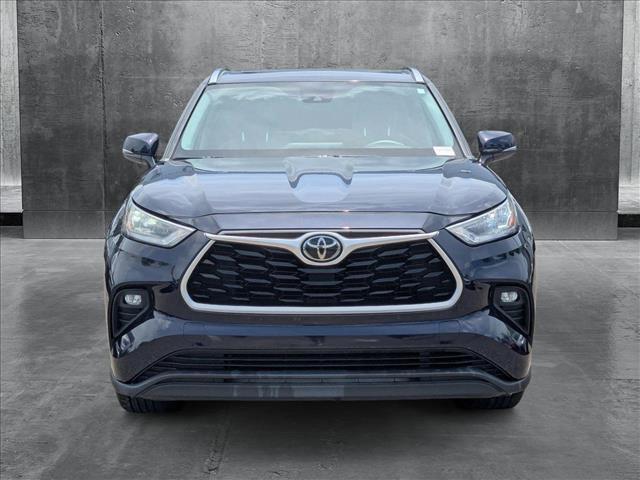 used 2020 Toyota Highlander car, priced at $27,403