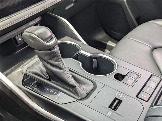 used 2020 Toyota Highlander car, priced at $27,403