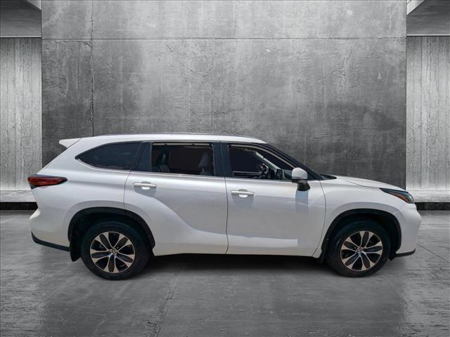 used 2021 Toyota Highlander car, priced at $34,494