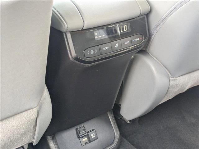used 2021 Toyota Highlander car, priced at $34,494