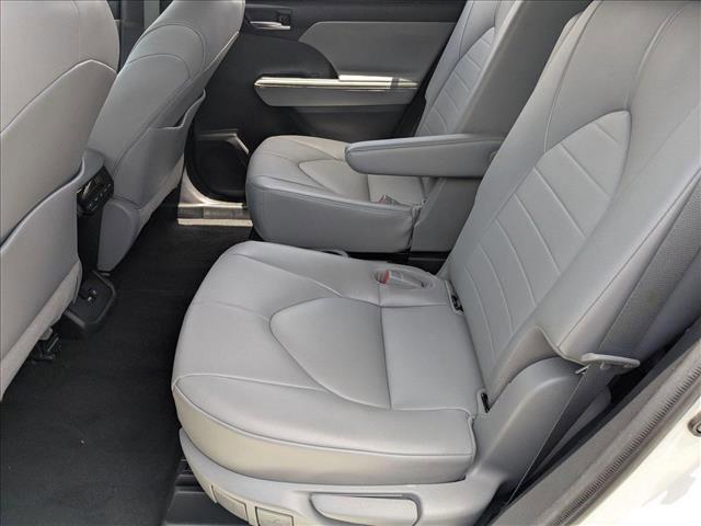 used 2021 Toyota Highlander car, priced at $34,494