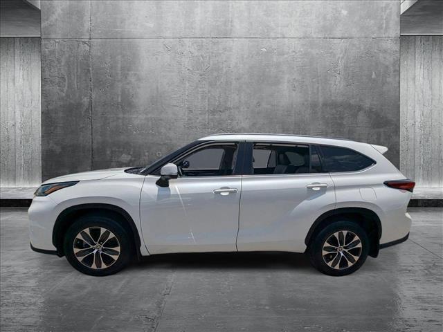 used 2021 Toyota Highlander car, priced at $34,494