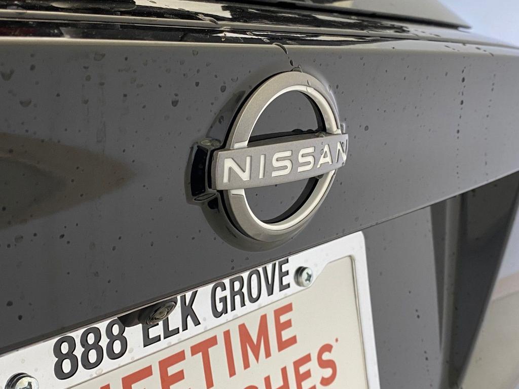 new 2025 Nissan Kicks car, priced at $28,020