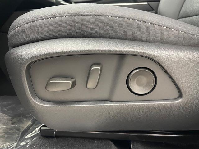 new 2026 Chevrolet Equinox car, priced at $33,370