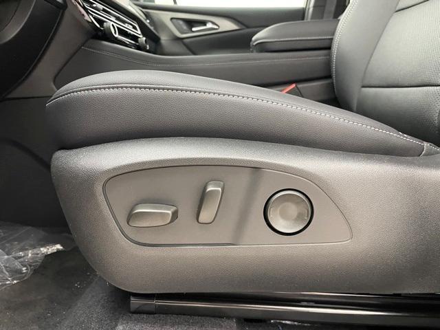 new 2025 Chevrolet Traverse car, priced at $45,985