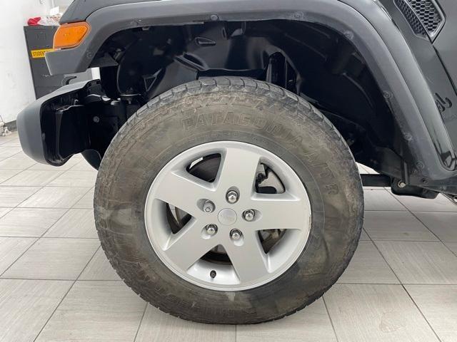 used 2022 Jeep Gladiator car, priced at $28,362