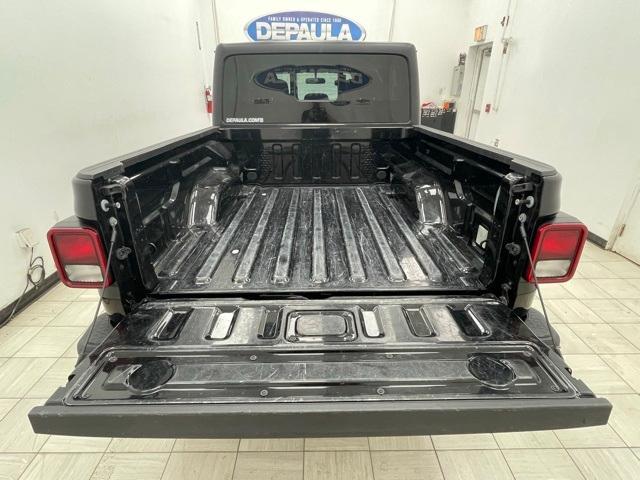used 2022 Jeep Gladiator car, priced at $28,362