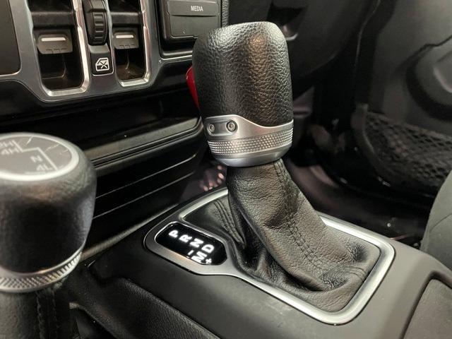 used 2022 Jeep Gladiator car, priced at $28,362