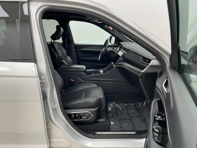 used 2022 Jeep Grand Cherokee car, priced at $35,997