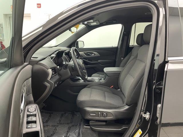 used 2023 Chevrolet Traverse car, priced at $32,181
