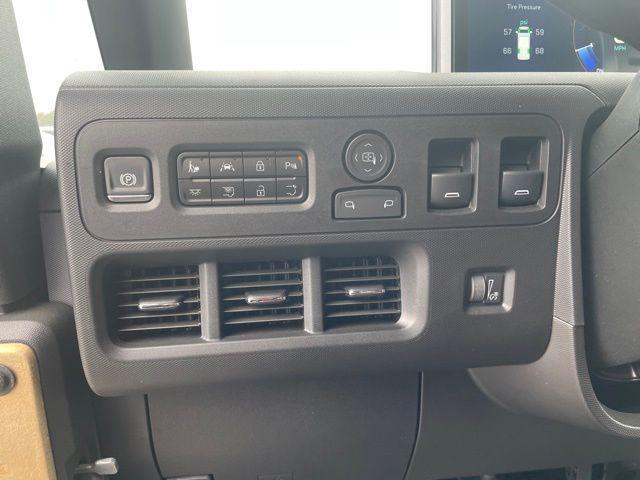 new 2025 Chevrolet BrightDrop 400 car, priced at $59,535