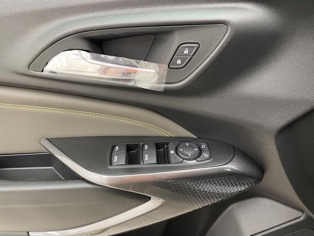 new 2025 Chevrolet Trax car, priced at $26,440