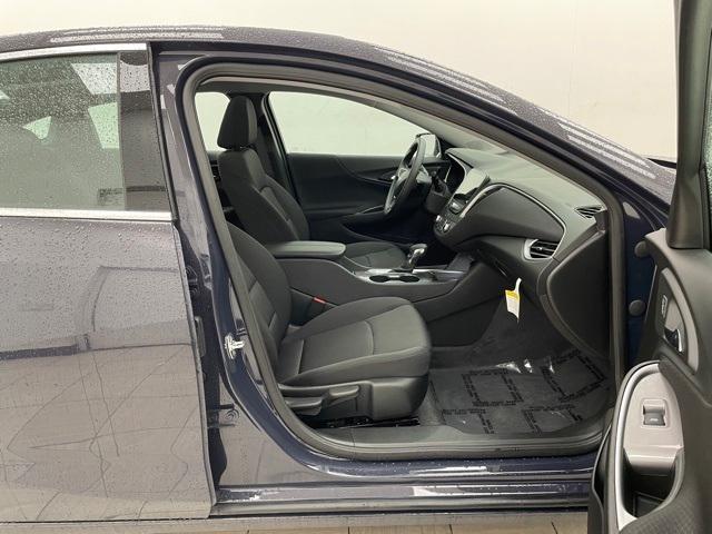 new 2025 Chevrolet Malibu car, priced at $28,000
