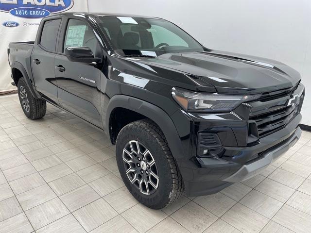 new 2024 Chevrolet Colorado car, priced at $45,000