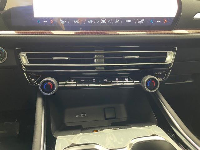 new 2025 Chevrolet Traverse car, priced at $51,590