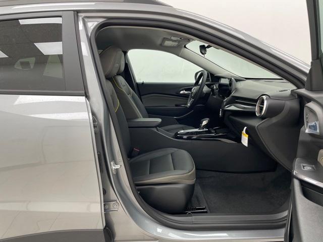 new 2025 Chevrolet Trax car, priced at $26,440
