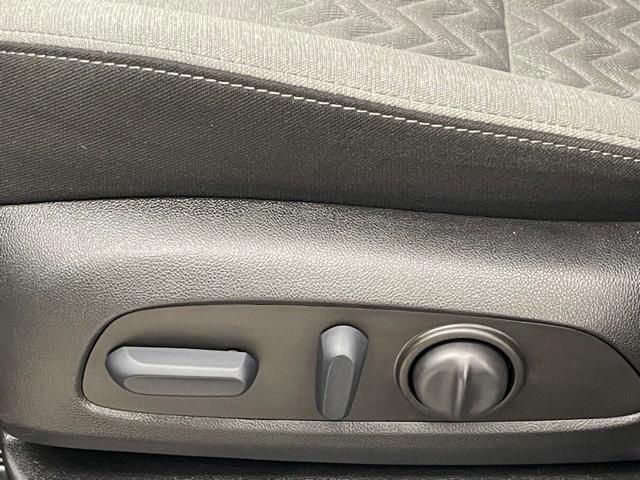 used 2022 Chevrolet Equinox car, priced at $21,121