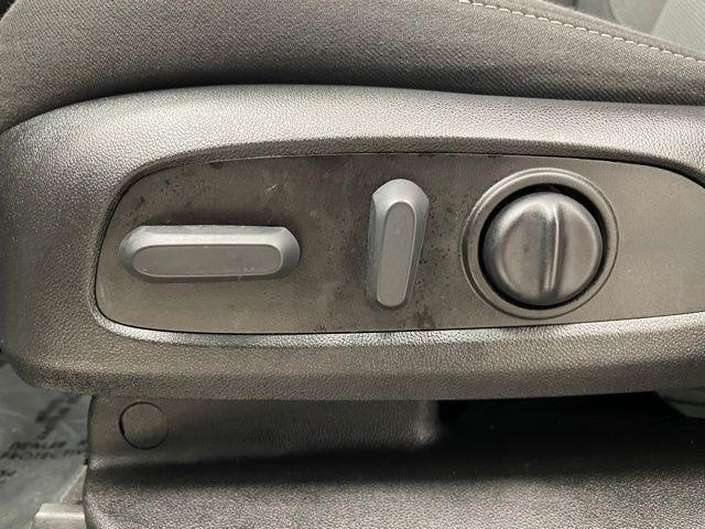 used 2022 Chevrolet Traverse car, priced at $27,958