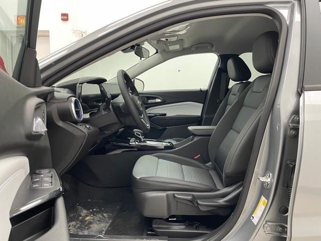 new 2025 Chevrolet Trax car, priced at $25,735