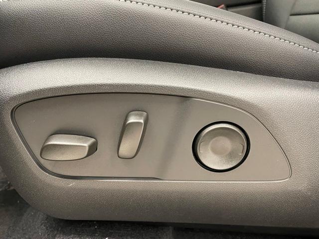 new 2025 Chevrolet Traverse car, priced at $45,990