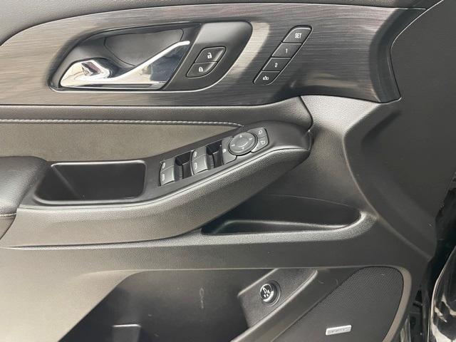 used 2020 Chevrolet Traverse car, priced at $26,027