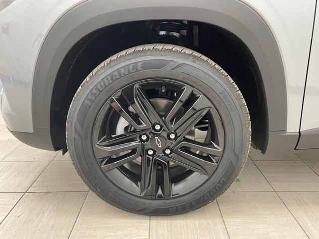 new 2025 Chevrolet Trax car, priced at $25,990