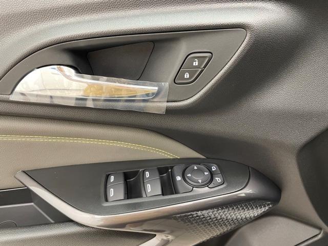 new 2025 Chevrolet Trax car, priced at $26,940