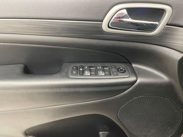 used 2021 Jeep Grand Cherokee car, priced at $20,000