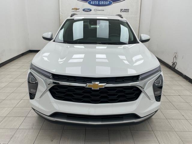 new 2025 Chevrolet Trax car, priced at $25,235