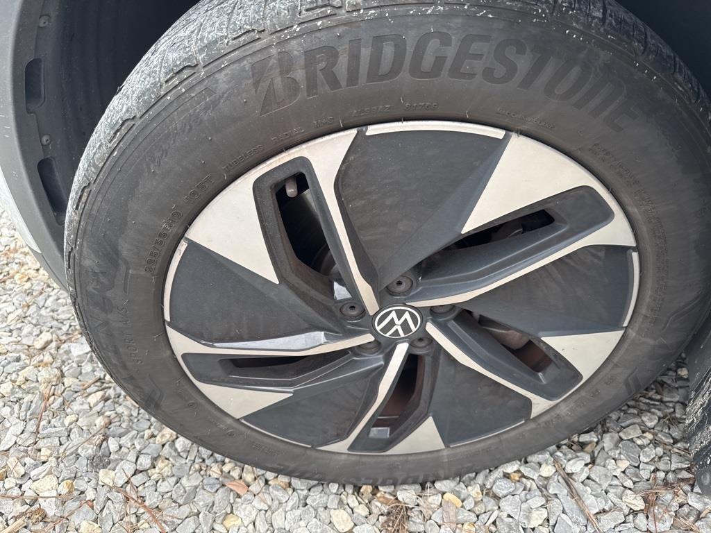 used 2021 Volkswagen ID.4 car, priced at $19,990