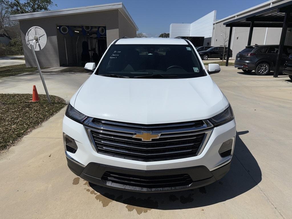 used 2023 Chevrolet Traverse car, priced at $32,490