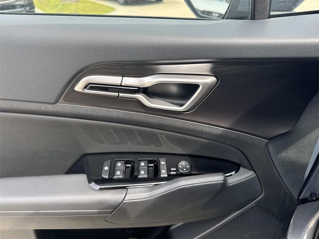 used 2025 Kia Sportage car, priced at $29,990