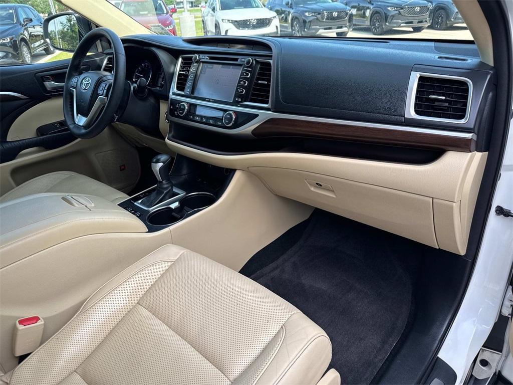used 2015 Toyota Highlander car, priced at $19,490