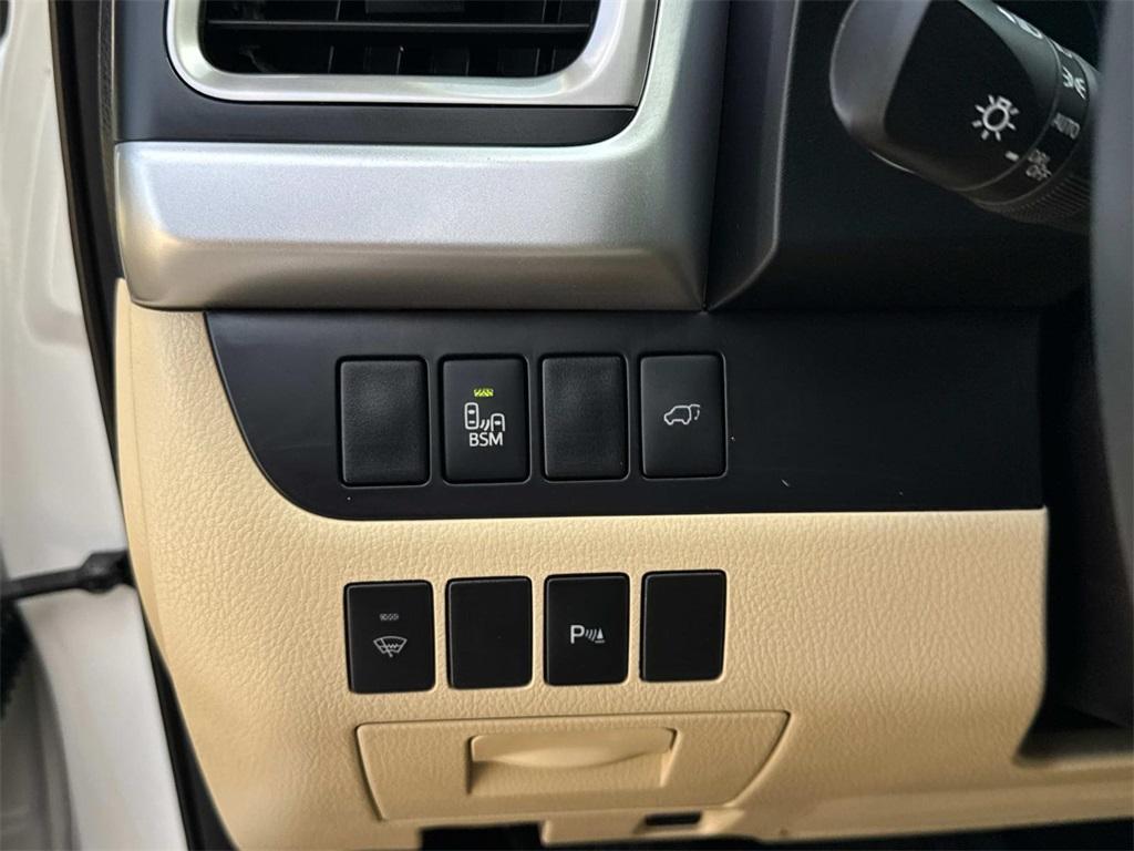 used 2015 Toyota Highlander car, priced at $19,490