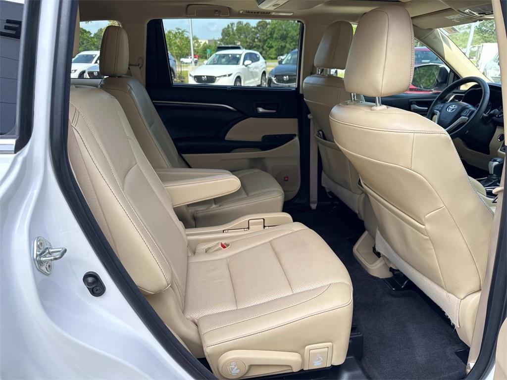 used 2015 Toyota Highlander car, priced at $19,490