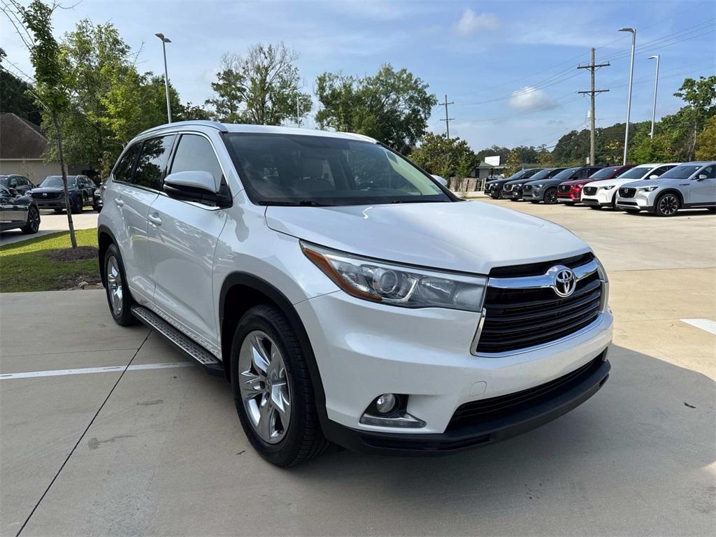 used 2015 Toyota Highlander car, priced at $19,490