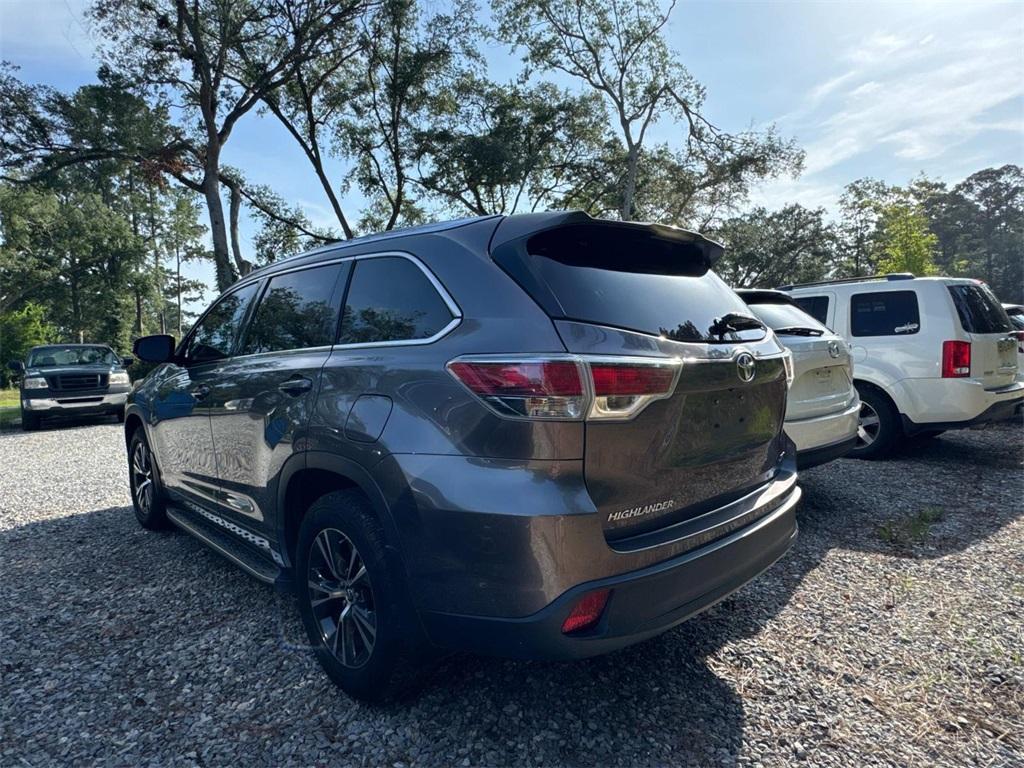 used 2016 Toyota Highlander car, priced at $15,550