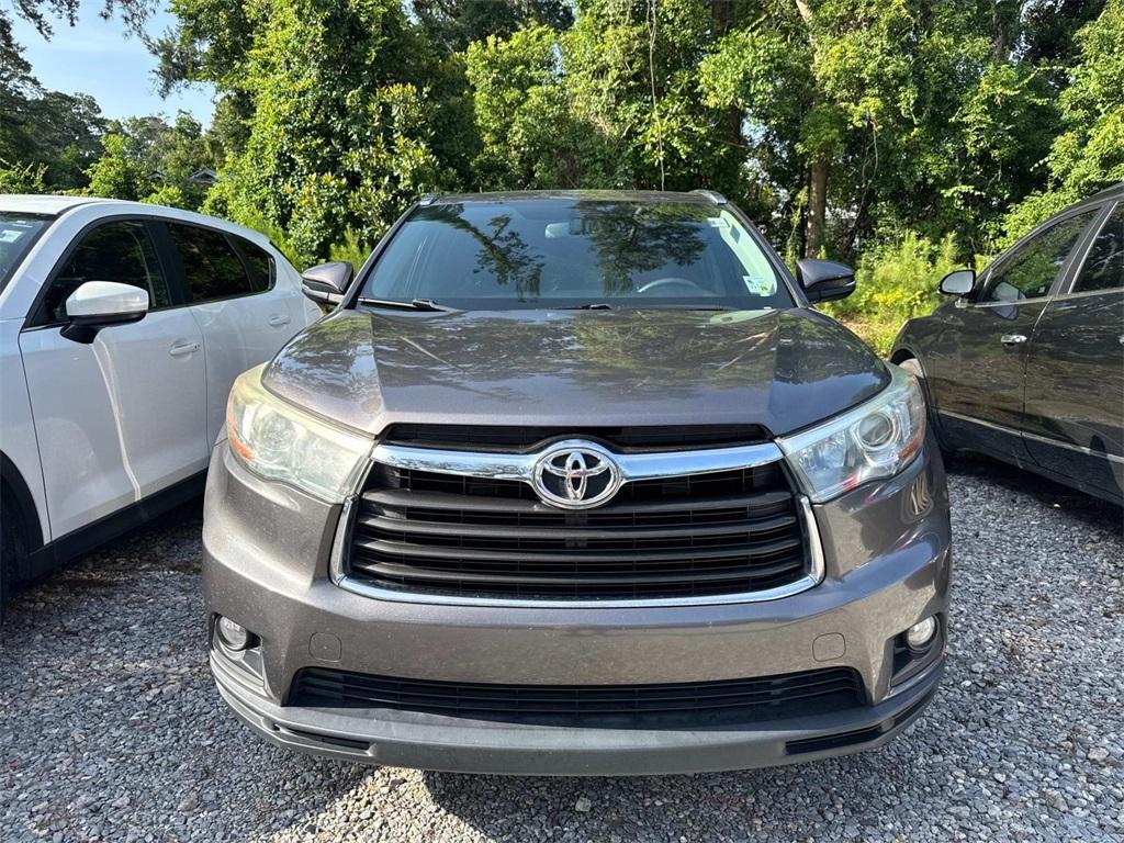 used 2016 Toyota Highlander car, priced at $15,550