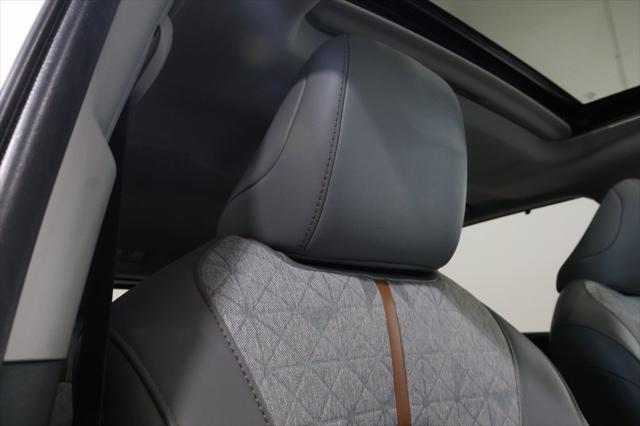 used 2023 Toyota Highlander Hybrid car, priced at $42,054