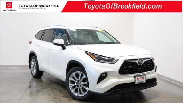 used 2021 Toyota Highlander car, priced at $35,886