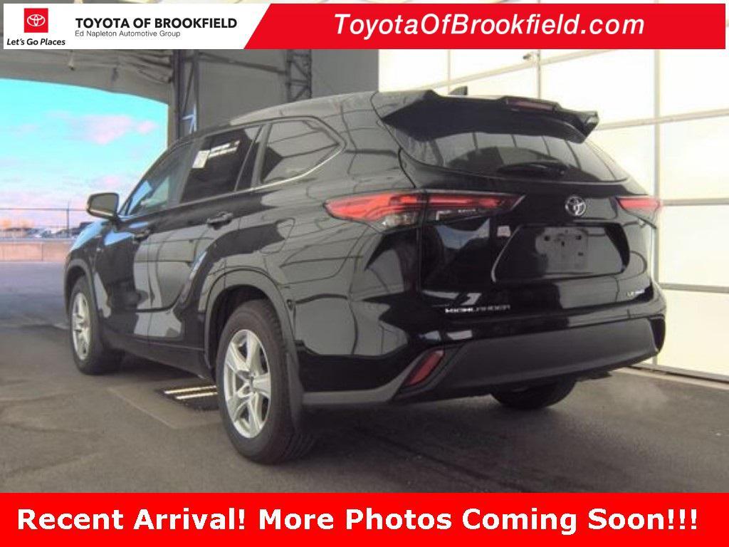 used 2023 Toyota Highlander car, priced at $31,999