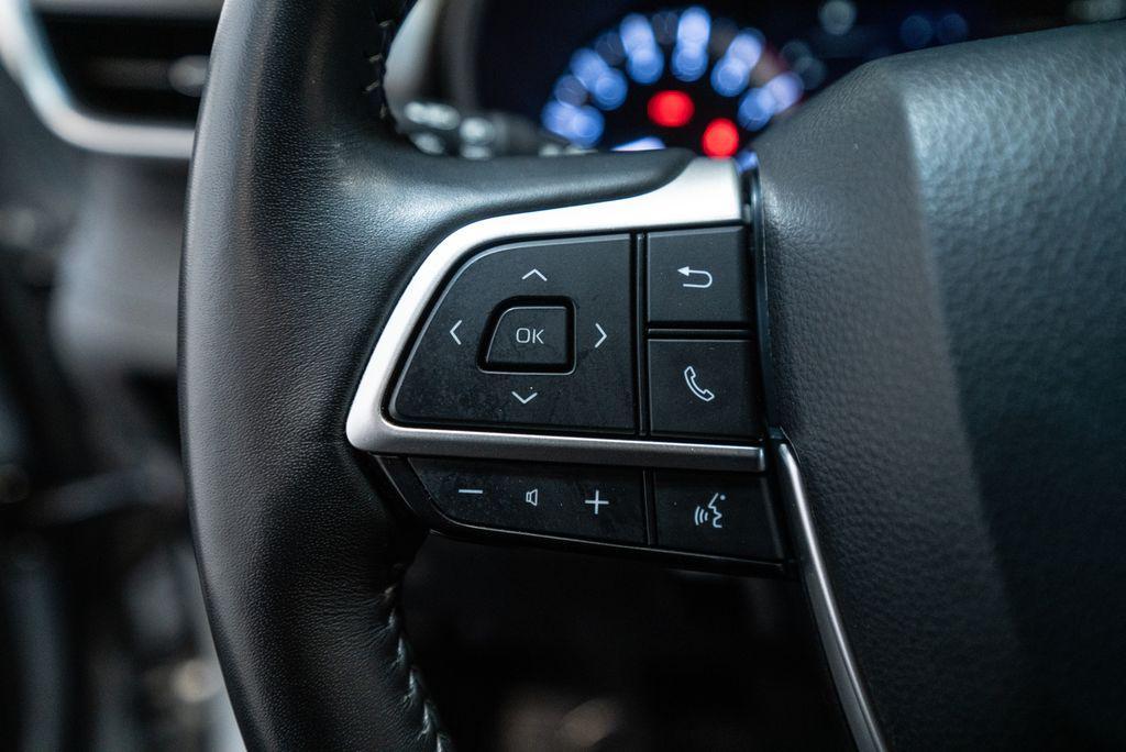 used 2024 Toyota Highlander car, priced at $33,949