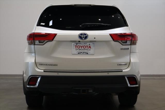 used 2018 Toyota Highlander Hybrid car, priced at $25,672