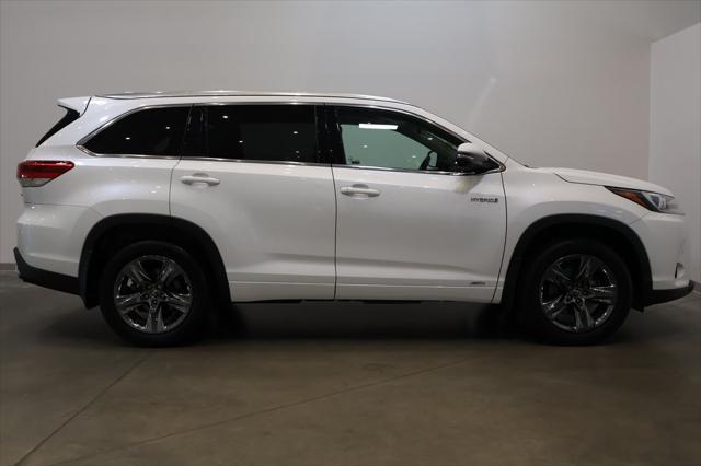 used 2018 Toyota Highlander Hybrid car, priced at $25,672