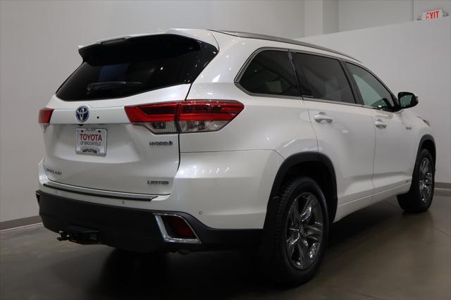 used 2018 Toyota Highlander Hybrid car, priced at $25,672