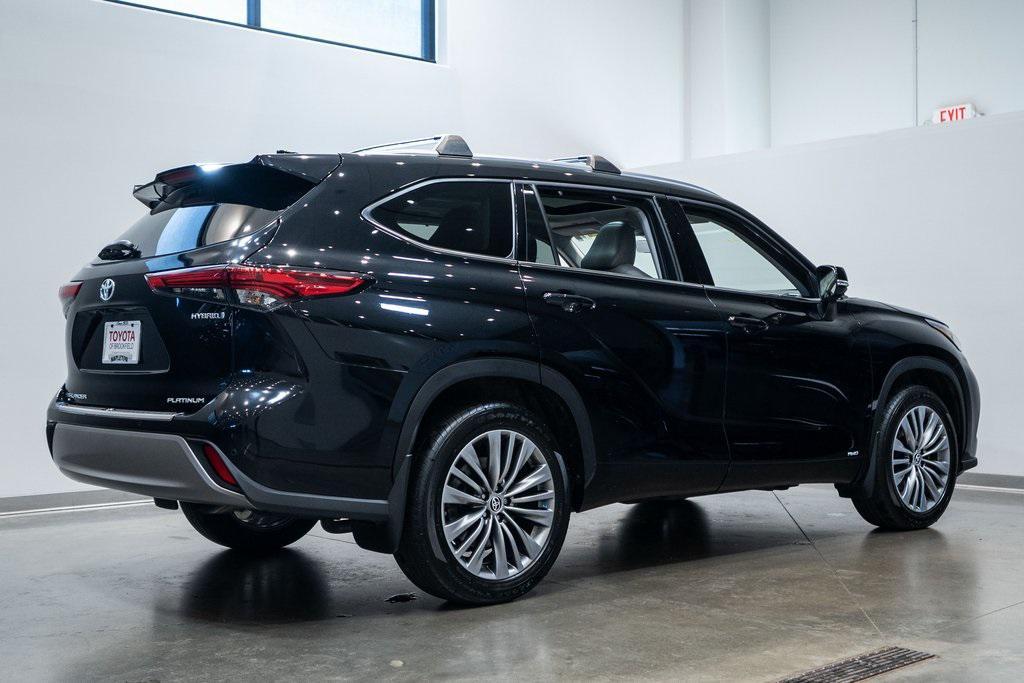 used 2022 Toyota Highlander Hybrid car, priced at $42,900