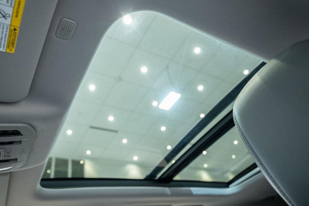 used 2022 Toyota Highlander Hybrid car, priced at $42,900